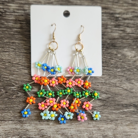 Jewelry - NWT Beaded Flower Chandelier Earrings
